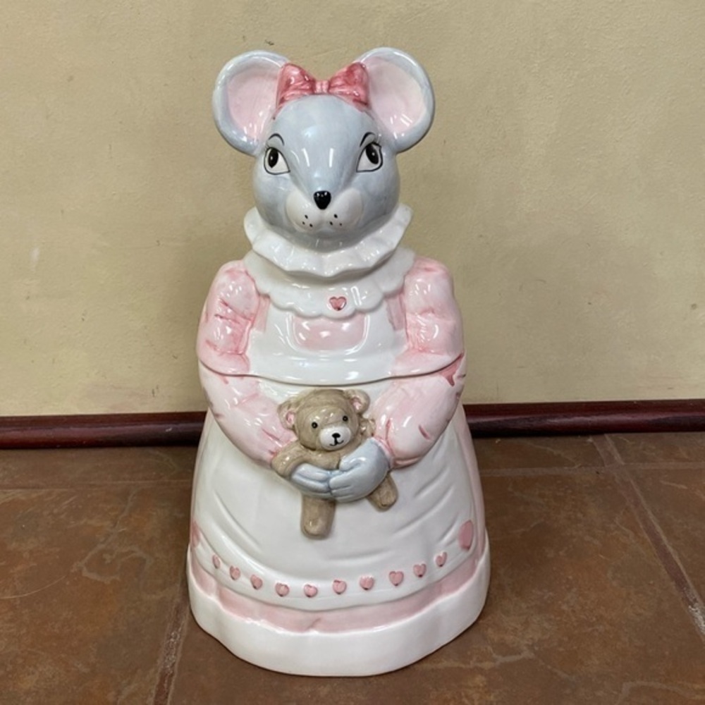 VINTAGE MELINDA MOUSE WITH A TEDDY BEAR COOKIE JAR FROM THE HOUSE OF LLOYD 1990